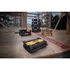 Kép 5/6 - DeWalt TOUGHSYSTEM™ rádió + töltő (DWST1-75659)